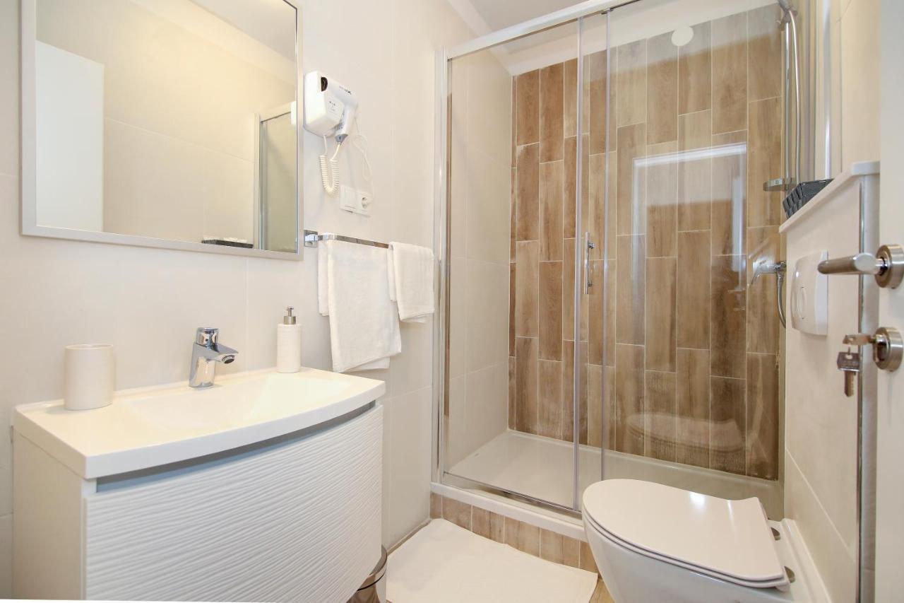 Apartments Dado สปลิท ภายนอก รูปภาพ