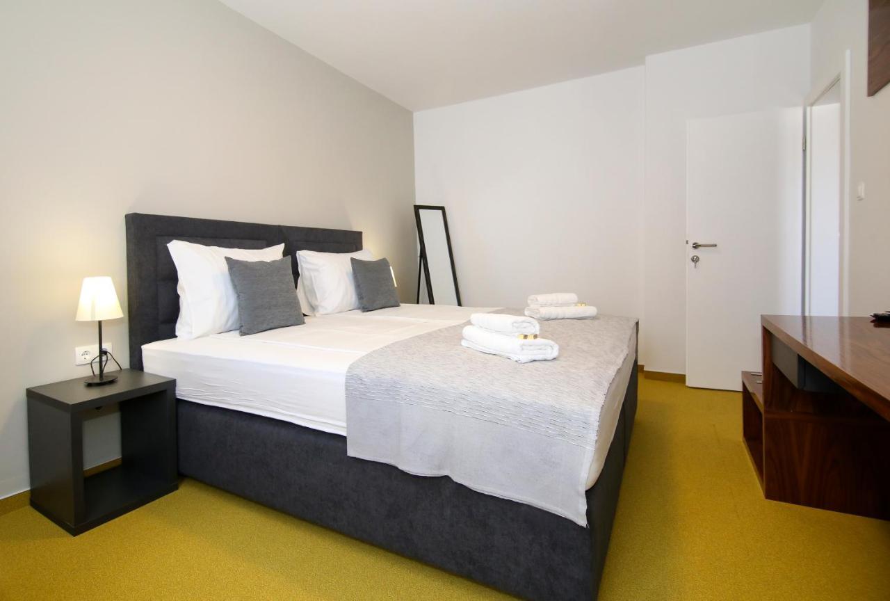 Apartments Dado สปลิท ภายนอก รูปภาพ